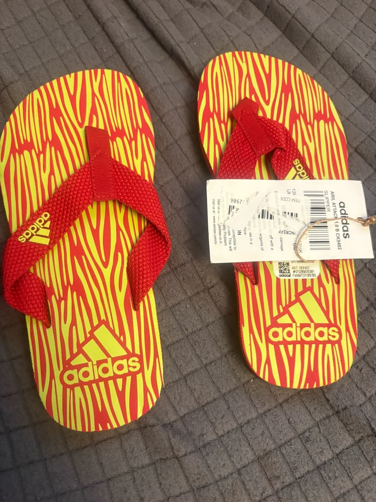 adidas Originals Shoes, New with tags, size 5y, photo 3