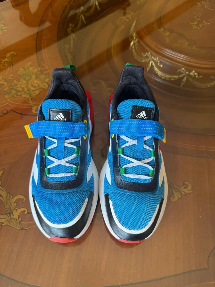 adidas Sneakers