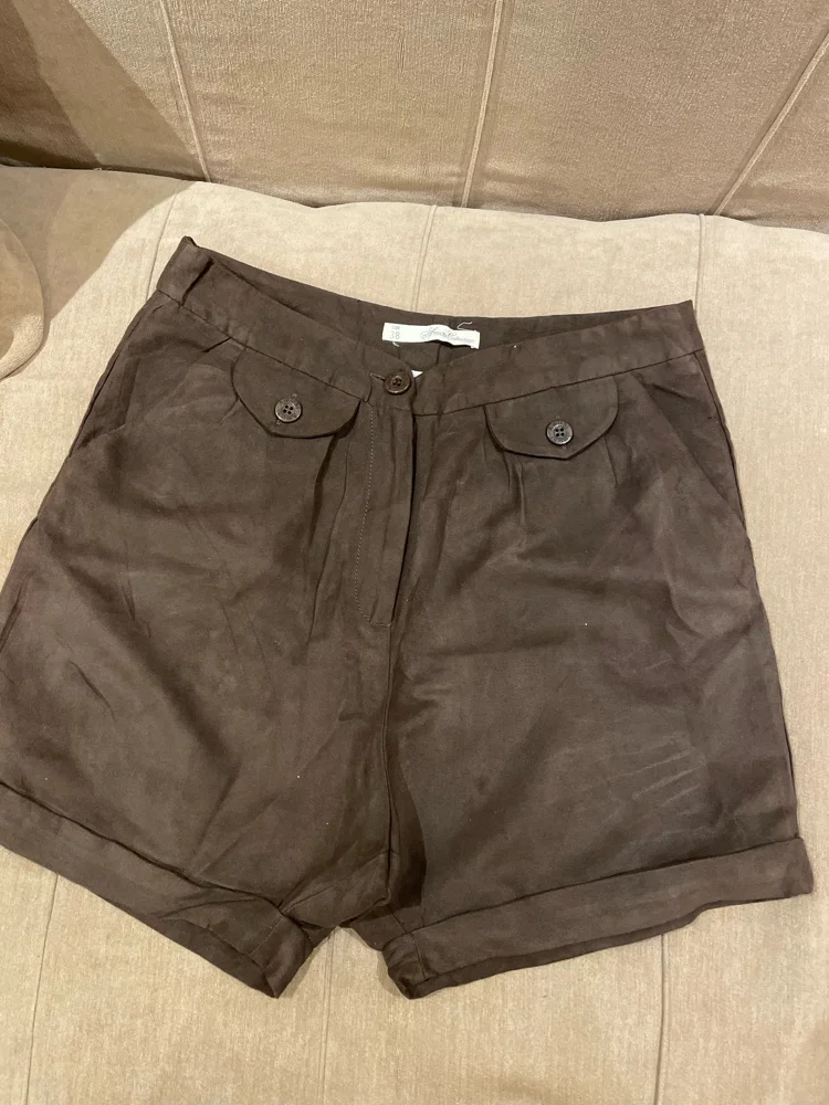 Amichi Shorts