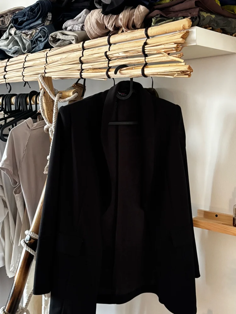 Suits, size M / 38 / 10