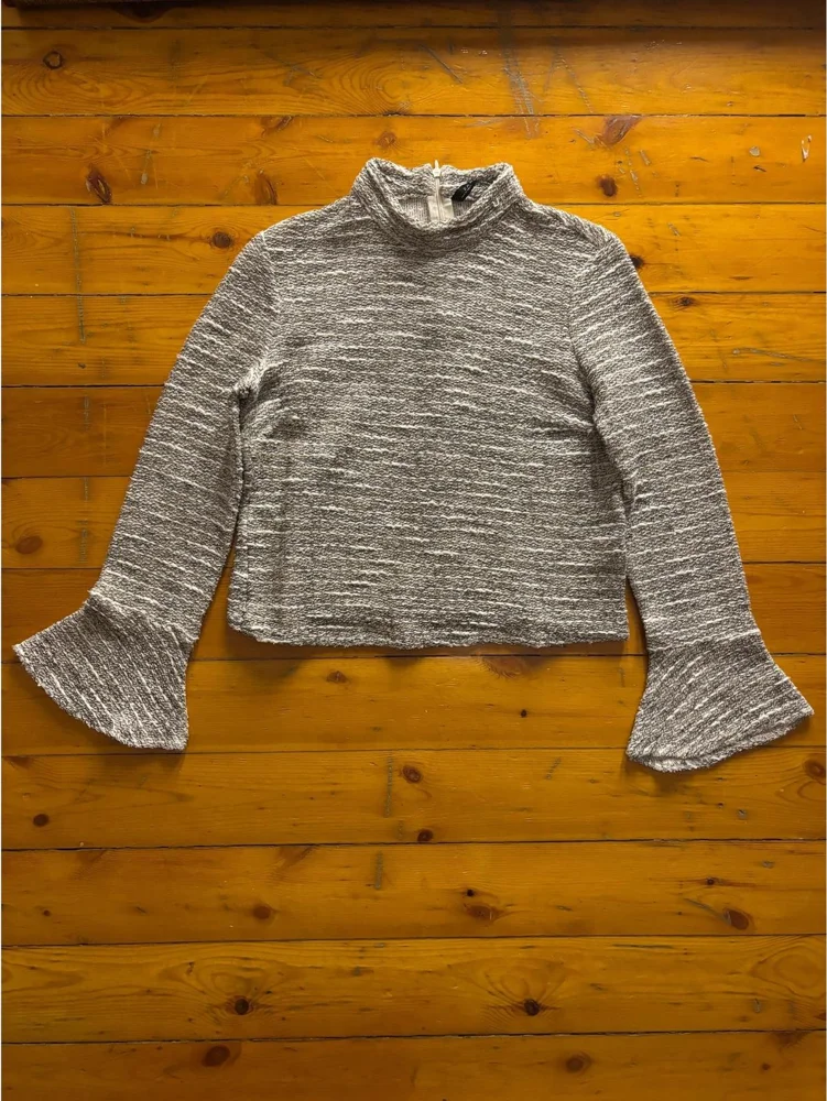 Zara Sweaters & Pullovers