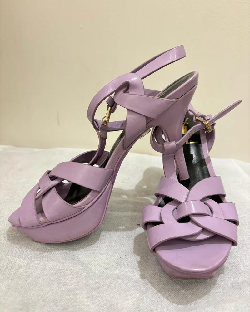 Yves Saint Laurent Pumps