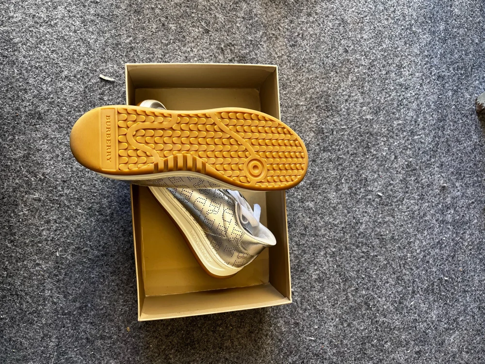 Burberry Sneakers, size 36, photo 5