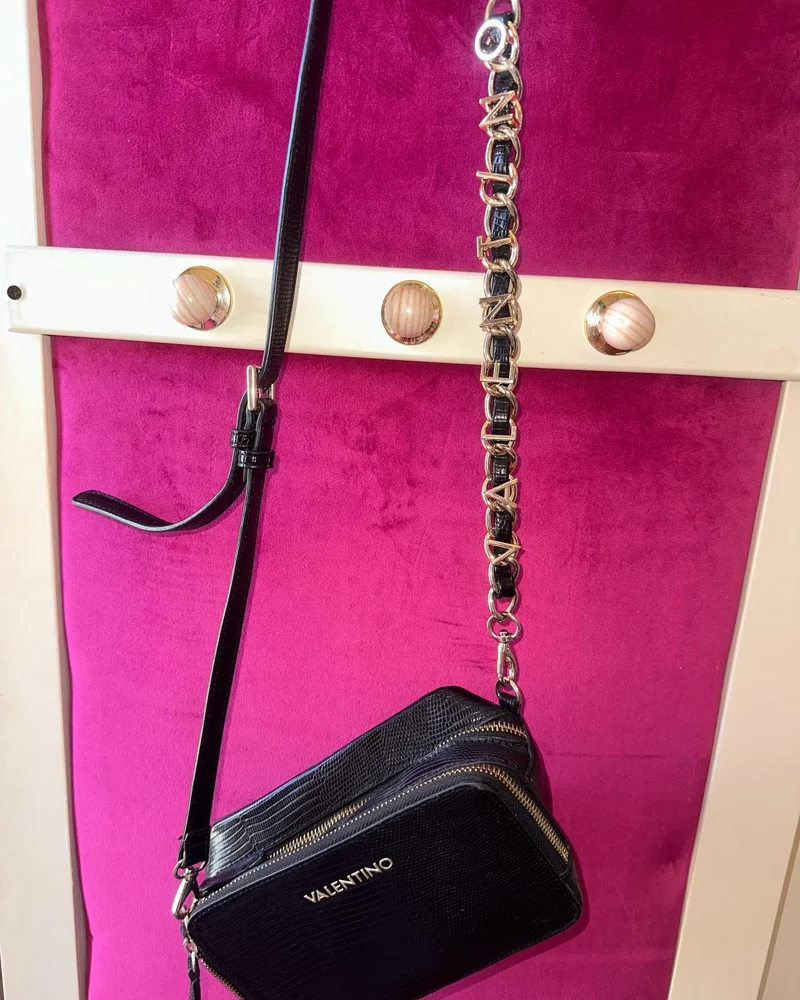 Valentino شنط كروس