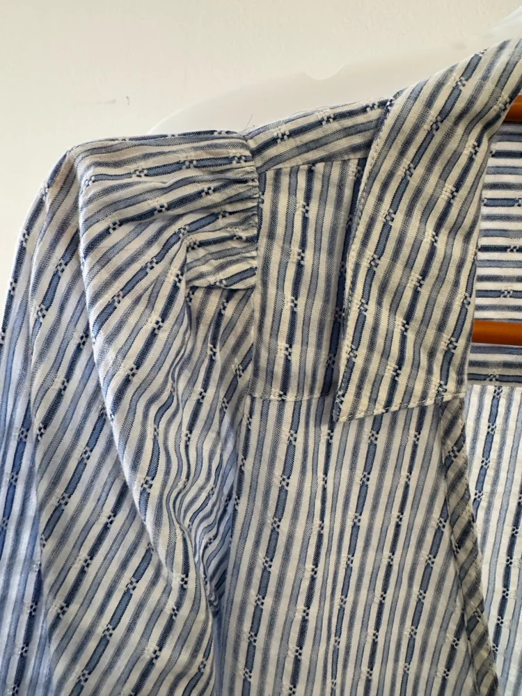 American Eagle Shirts, Good, size XS / 34 / 6, photo 3
