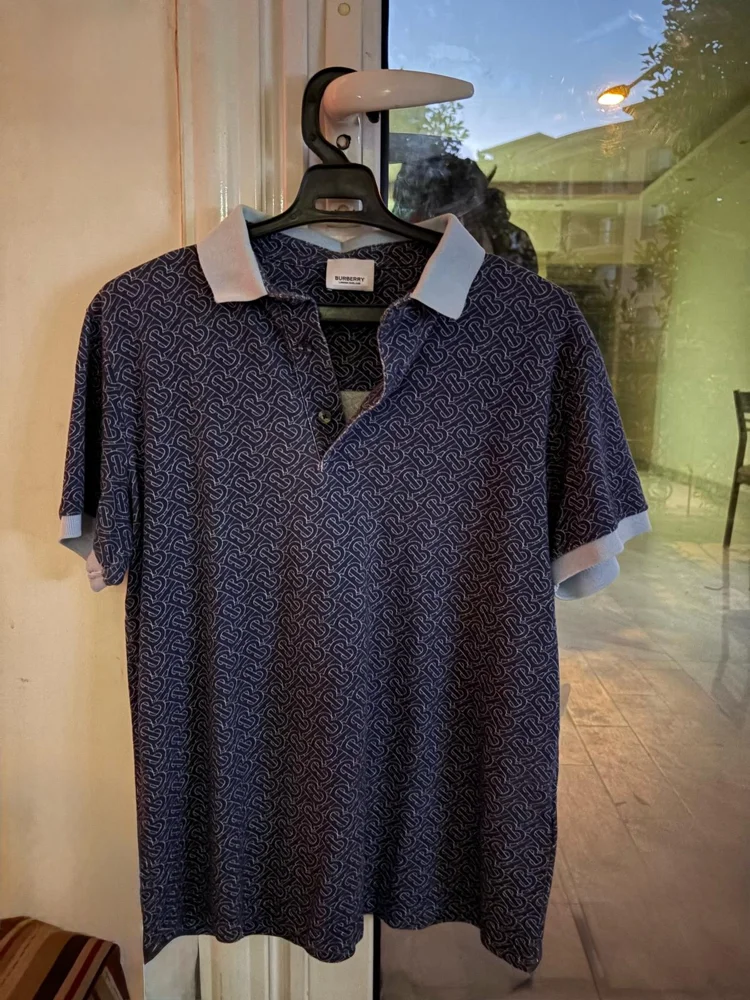 Burberry قمصان