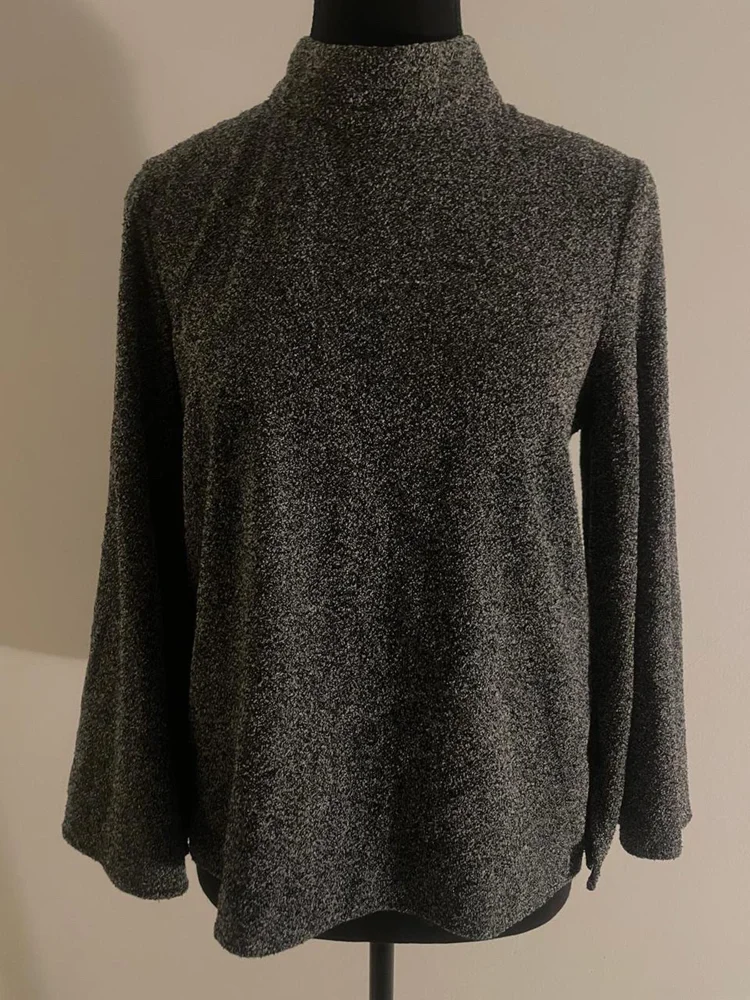 Zara سويترات وبلوفرات