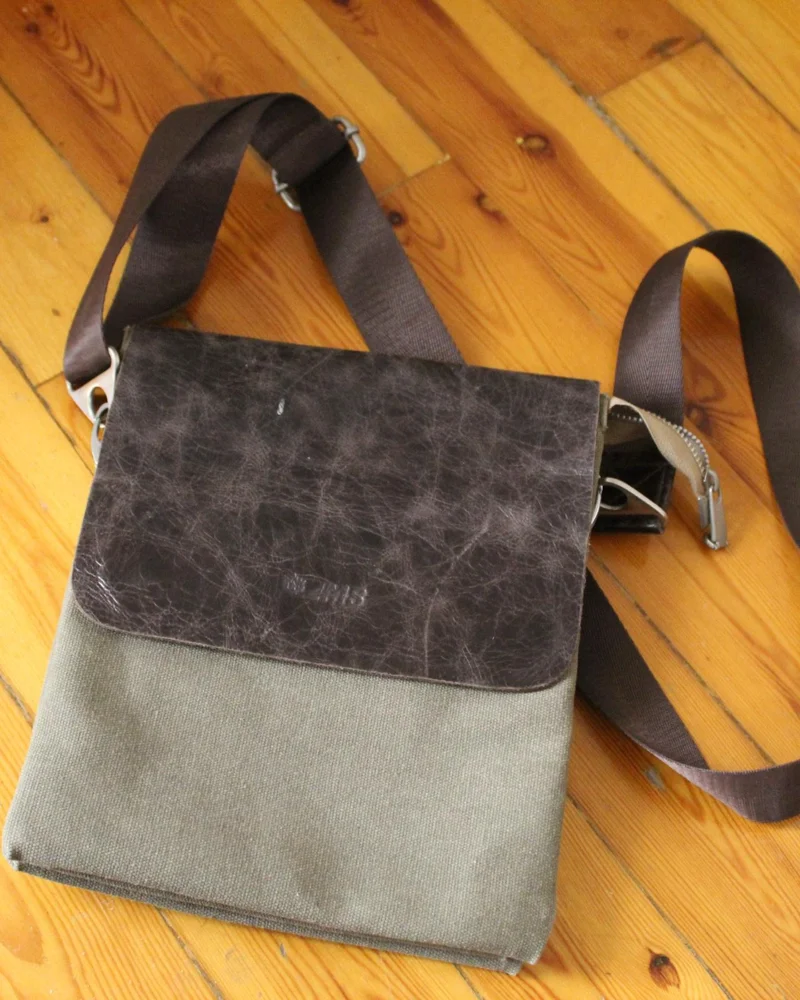 Cross-Body & Messenger Bags