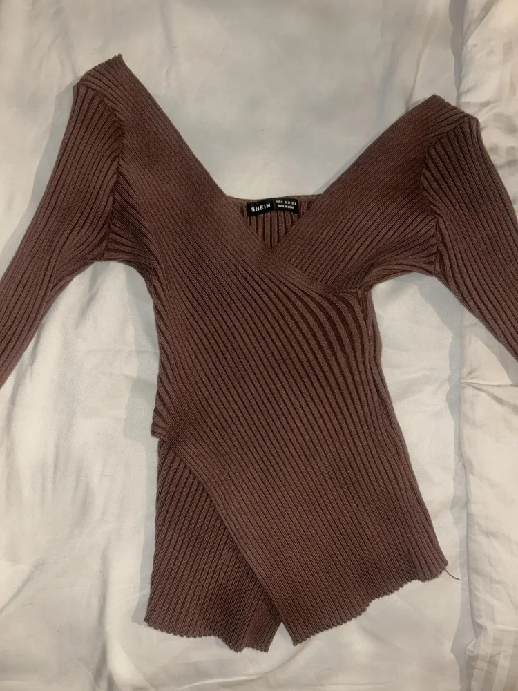 Shein سويترات وبلوفرات