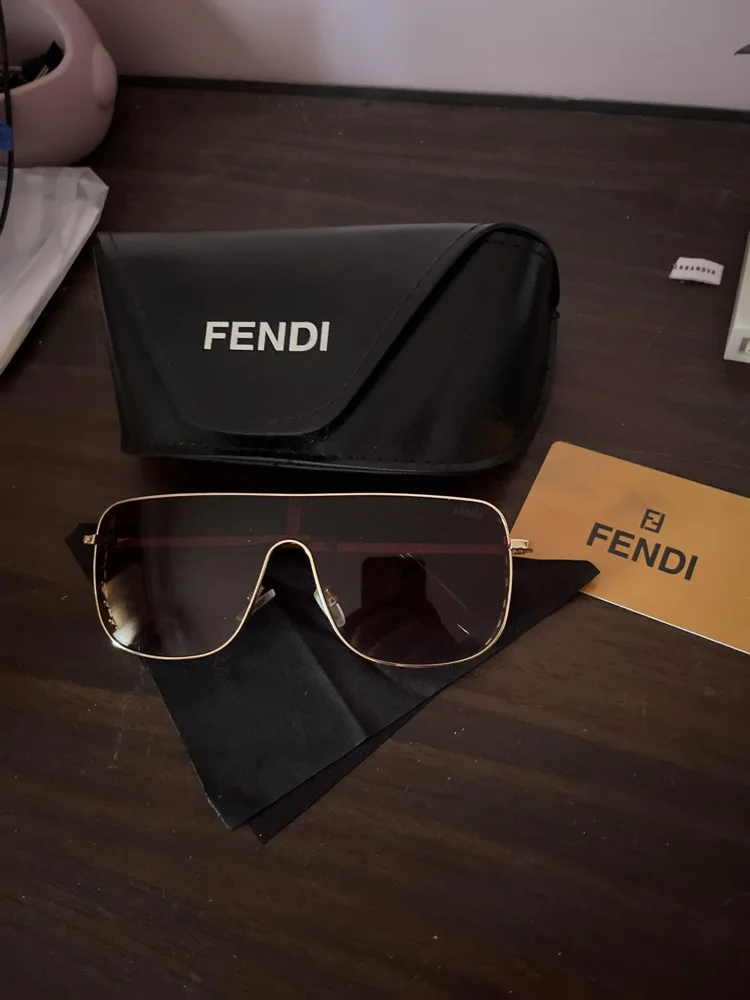 Fendi نضارات شمس