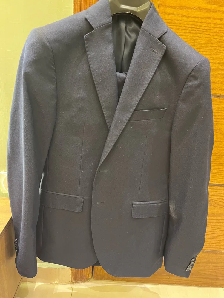 Tie house Suits