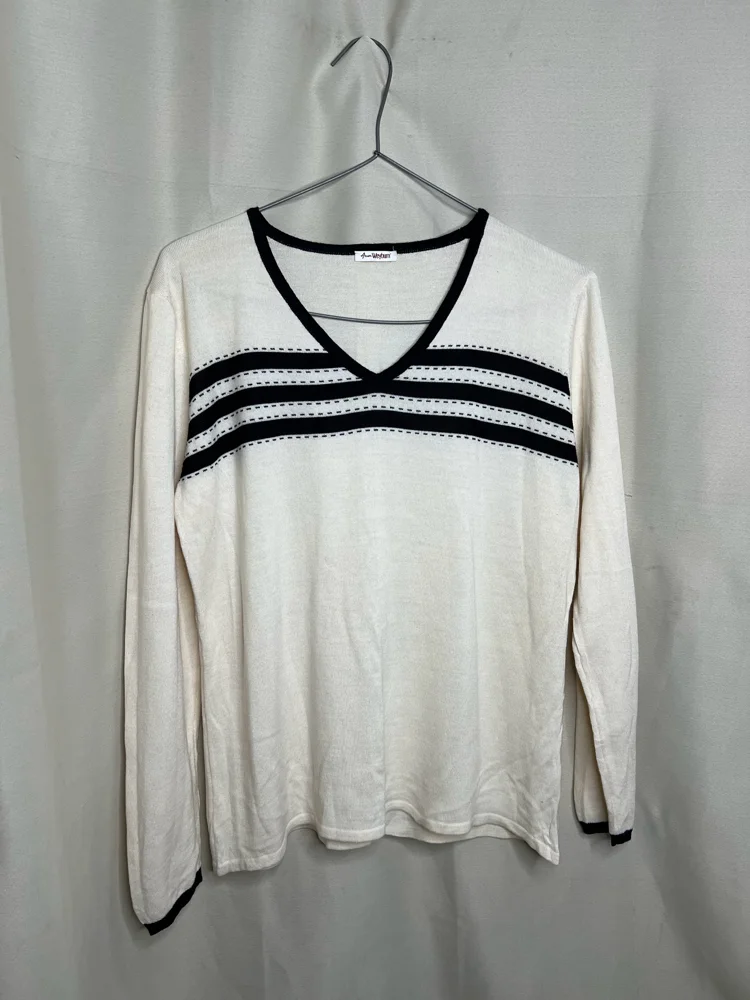 Anne Weyburn Sweaters, size L