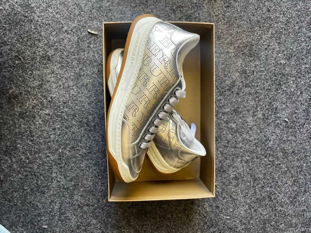 Burberry Sneakers, size 36, photo 2