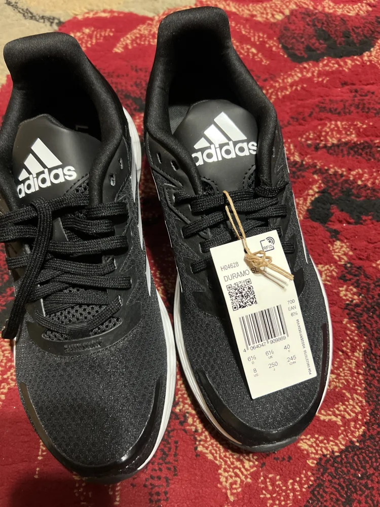 adidas جزم برباط، جديدة بالتيكيت، مقاس 40، صورة 4