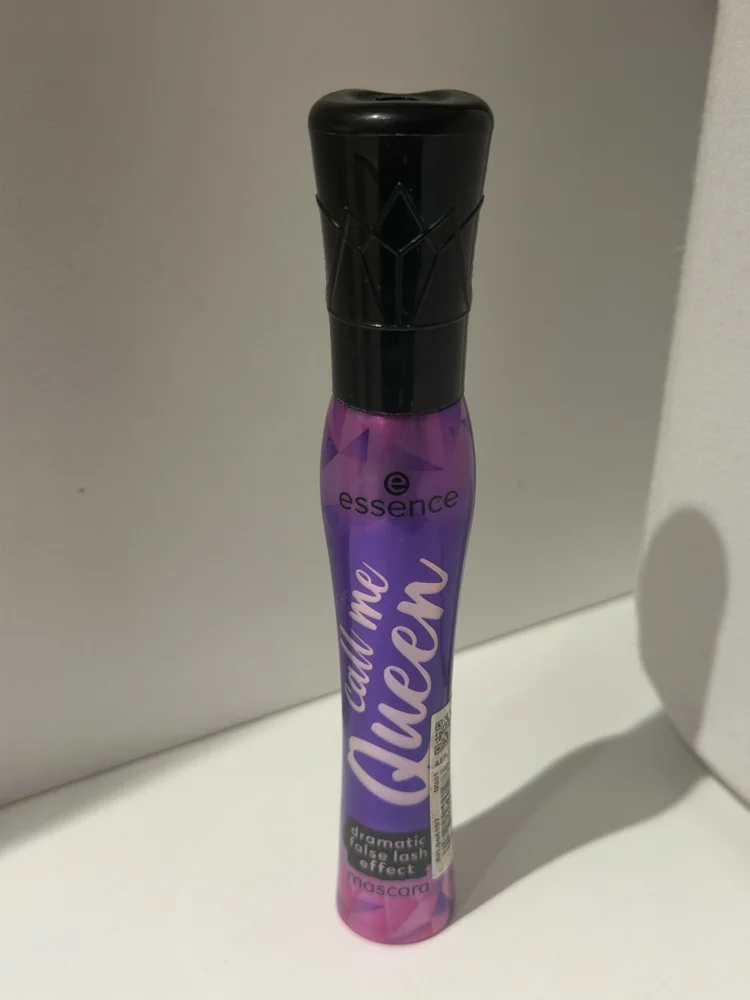 Essence Eyes