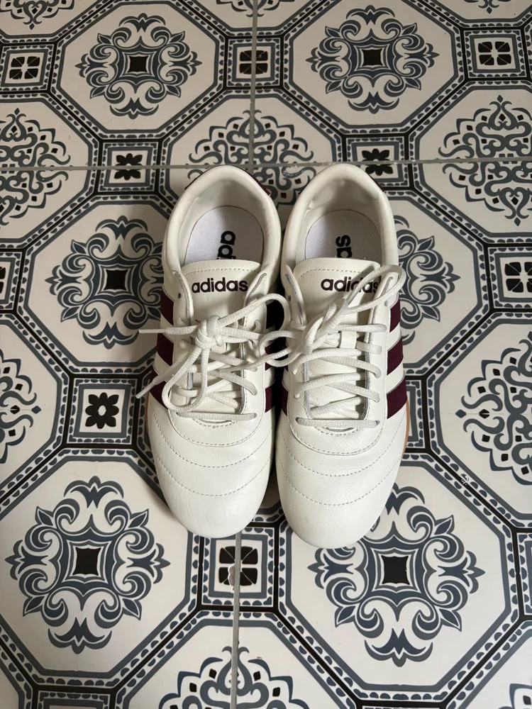 adidas Sneakers