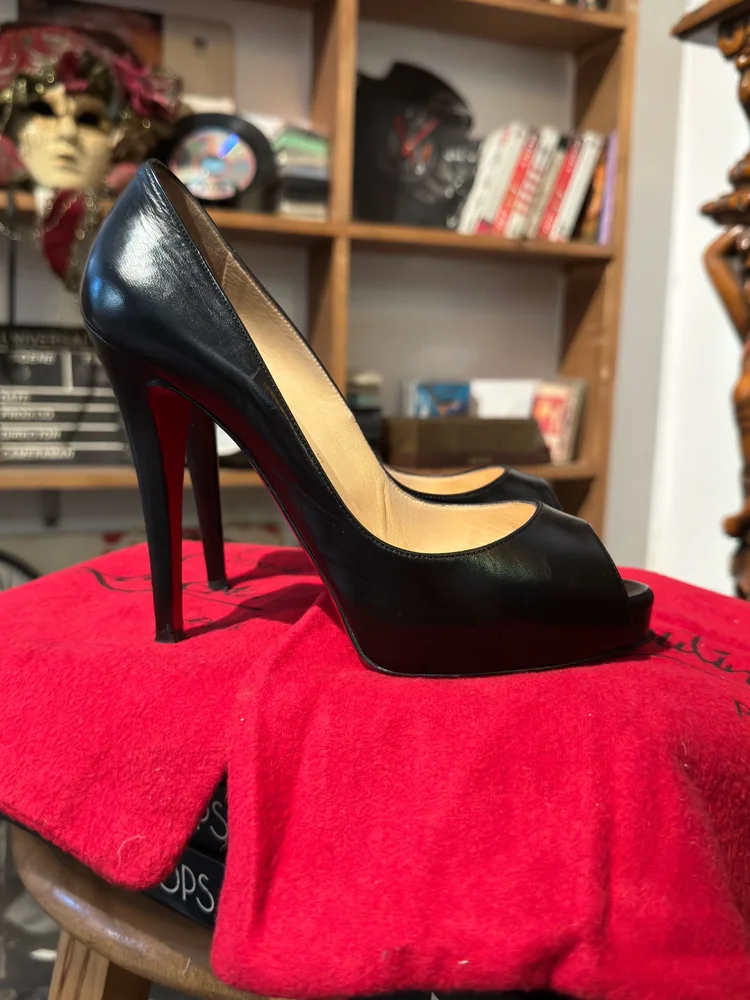 Christian Louboutin Pumps, size 37, photo 4