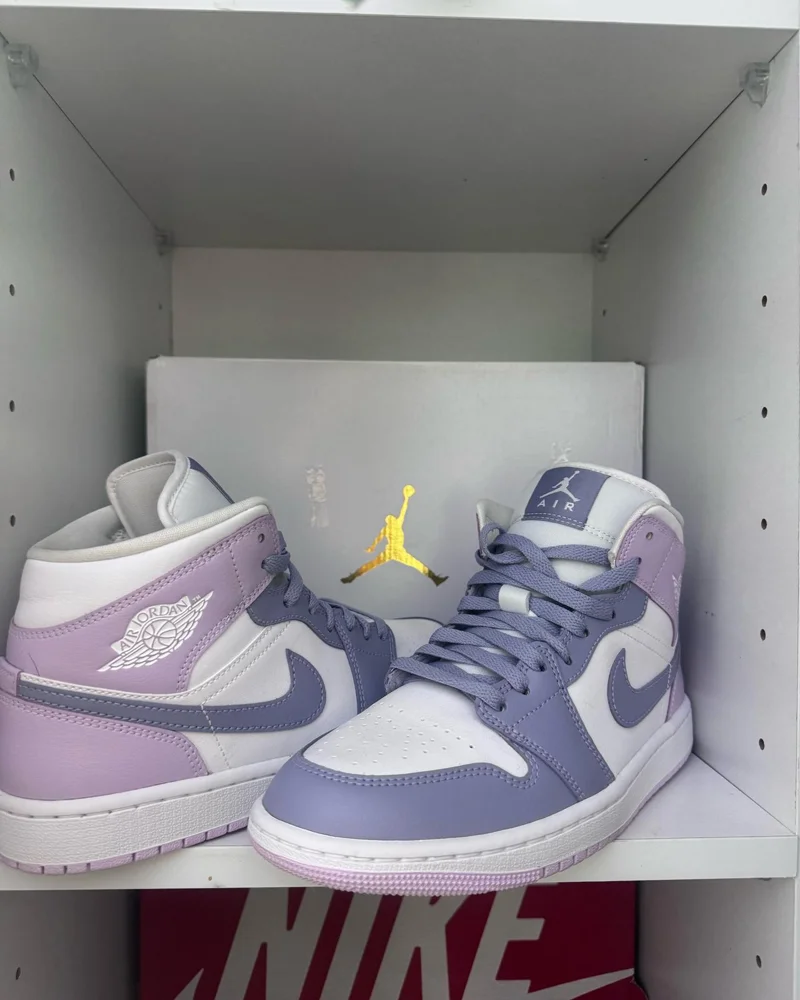 Nike Sneakers