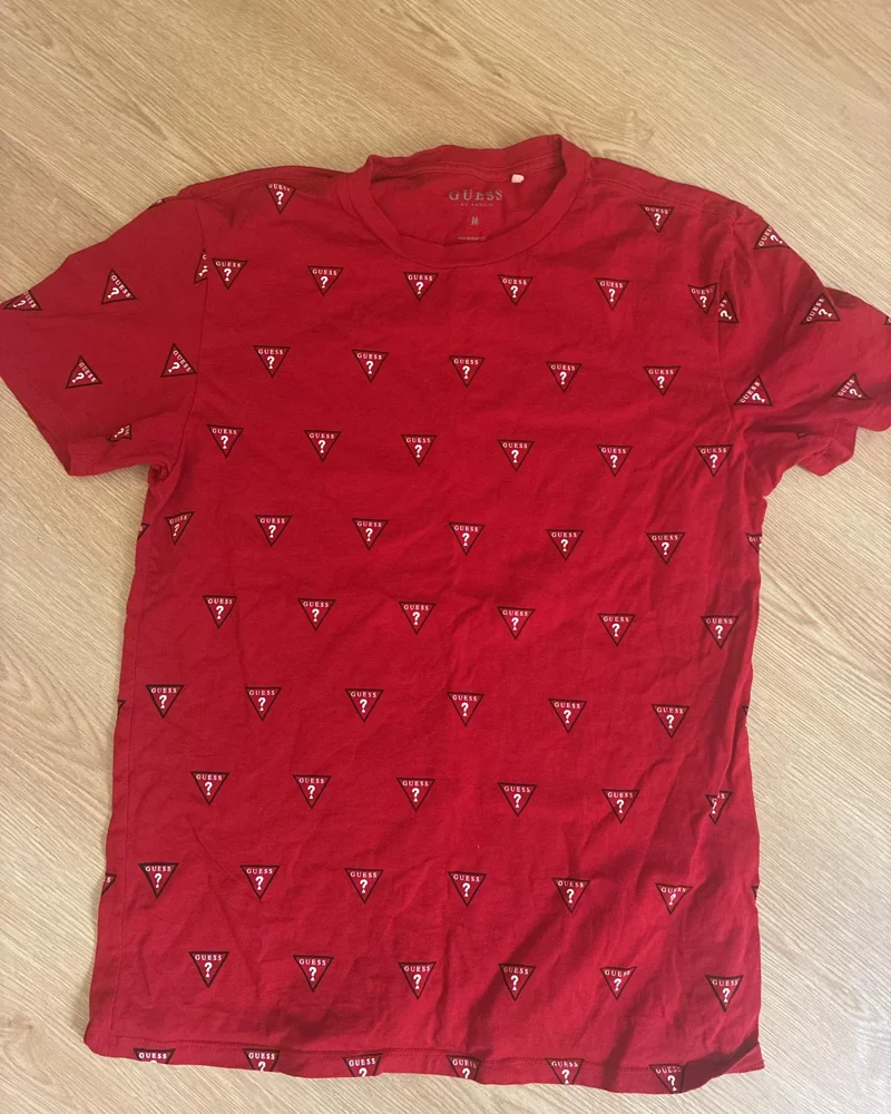 GUESS T-shirts