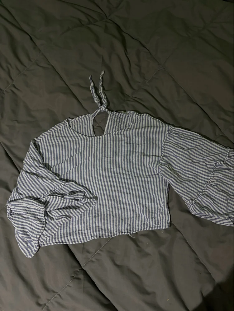 Bershka بلوزات