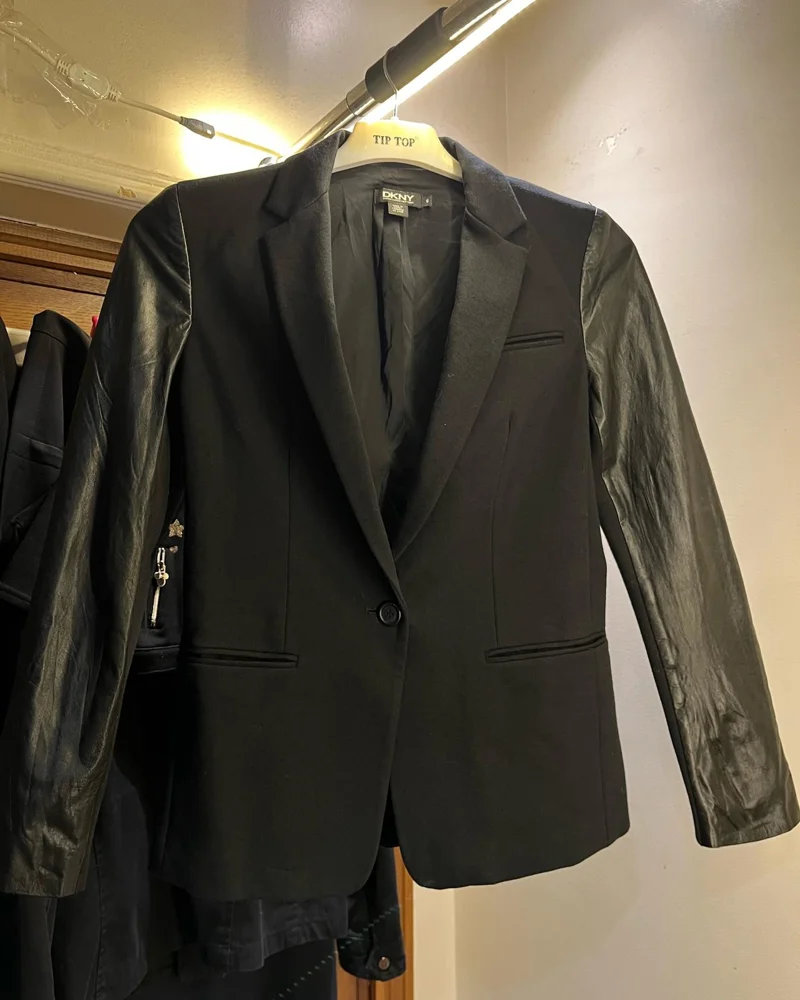 DKNY بليزر