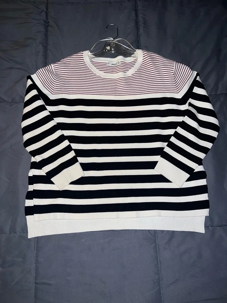 Zara سويترات وبلوفرات