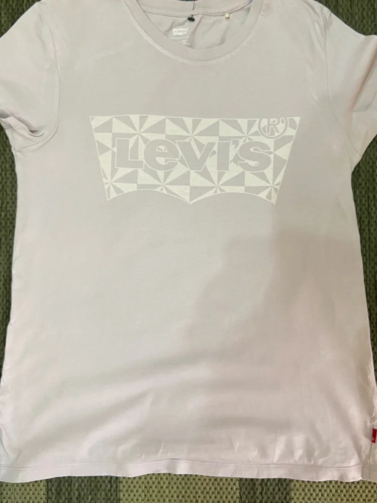 Levi's T-shirts