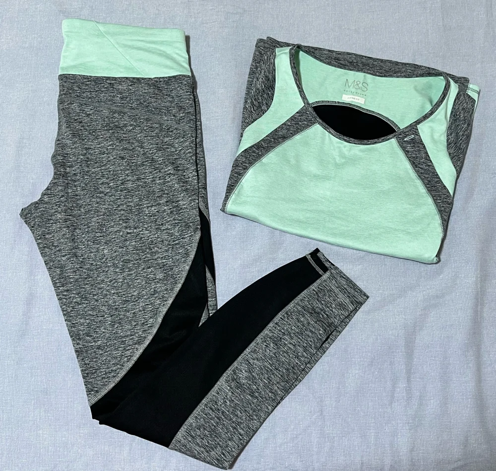Marks & Spencer أطقم