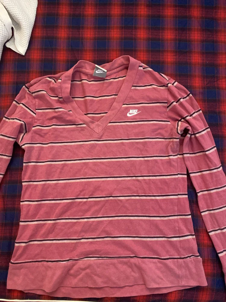 Nike Sweaters & Pullovers