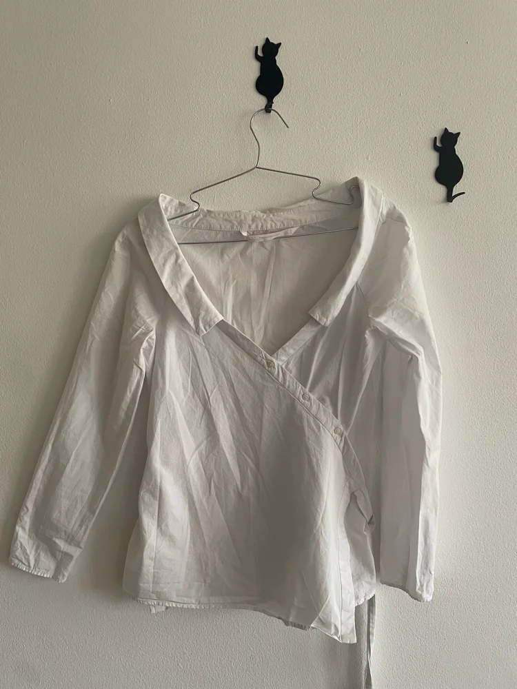 Zara قمصان