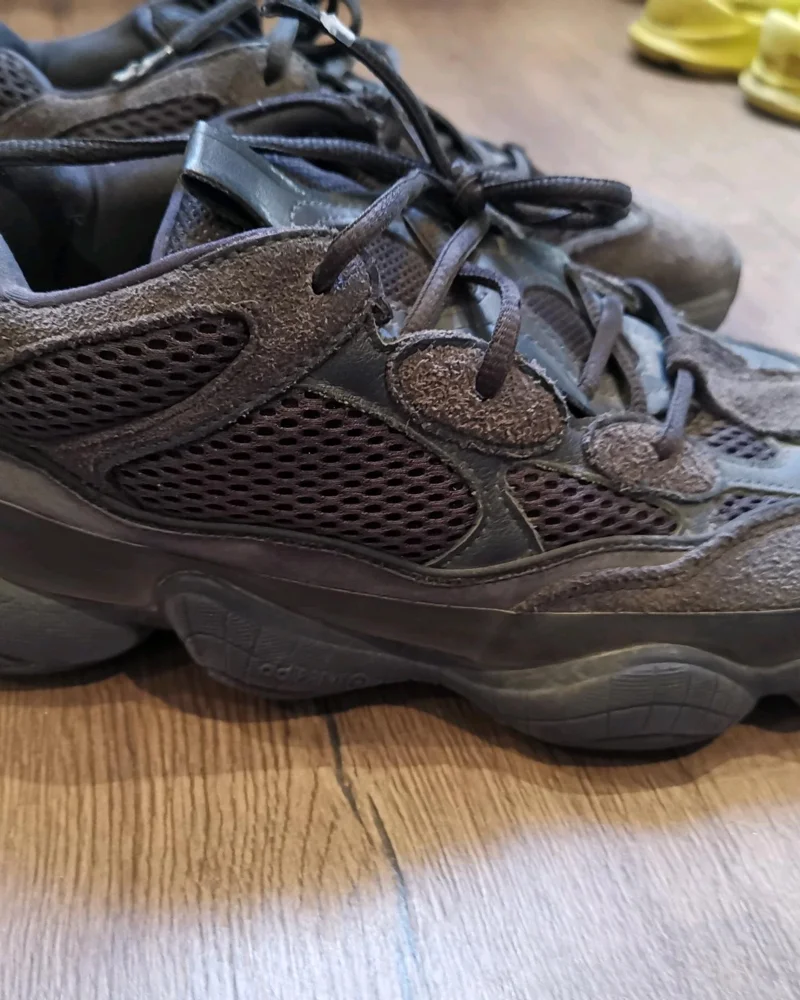 Yeezy Sneakers