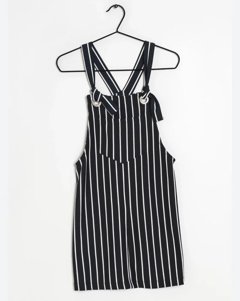 Bershka فساتين قصيرة