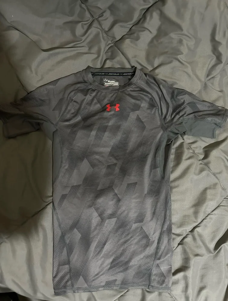 Under Armour T-shirts