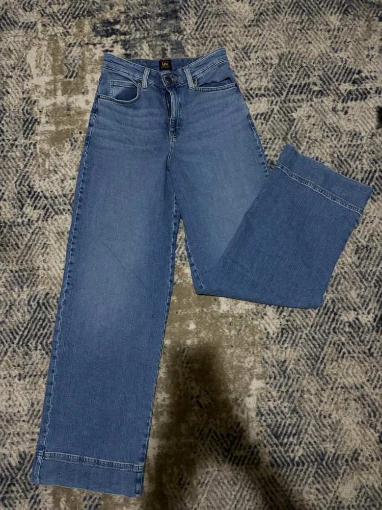 Lee Jeans