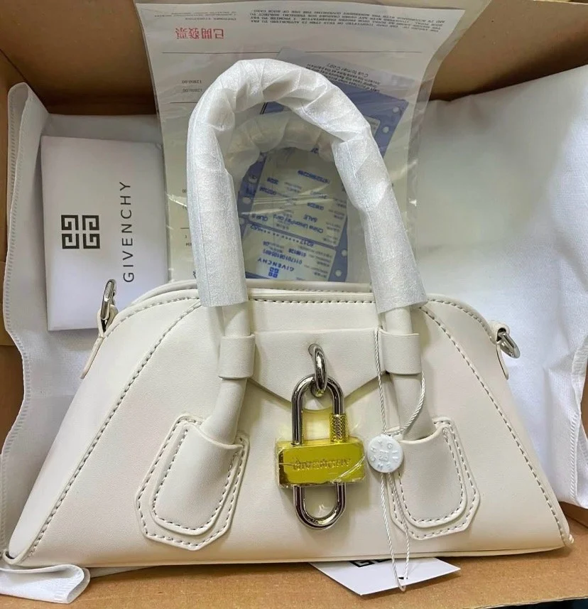 Givenchy Handbags, size Other, photo 2