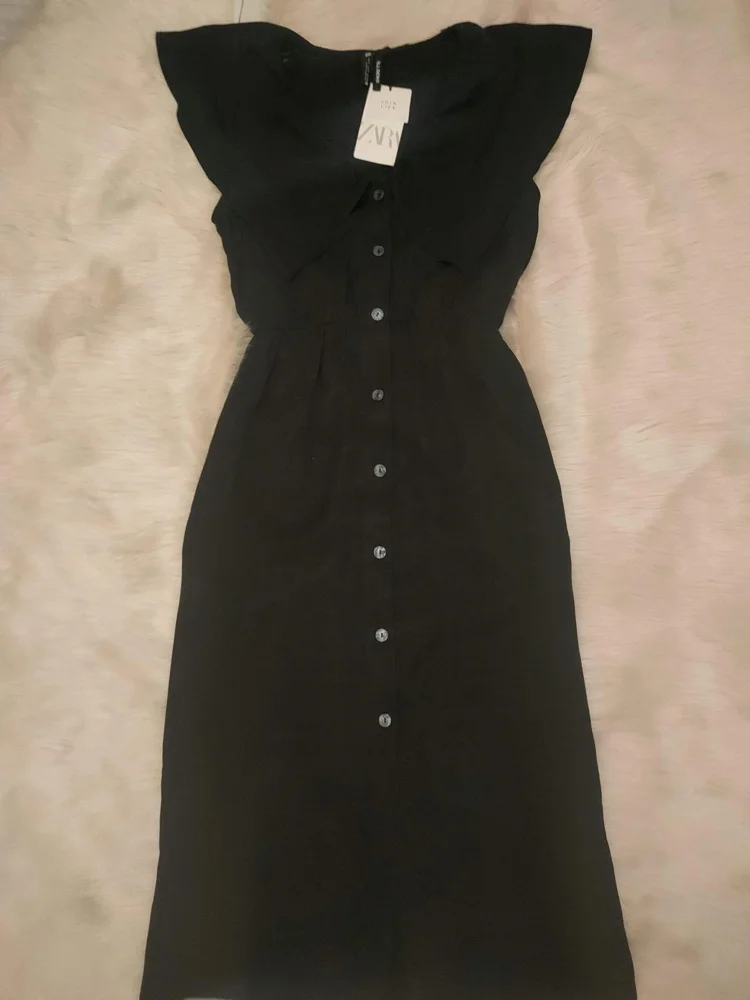 Zara فساتين طويلة