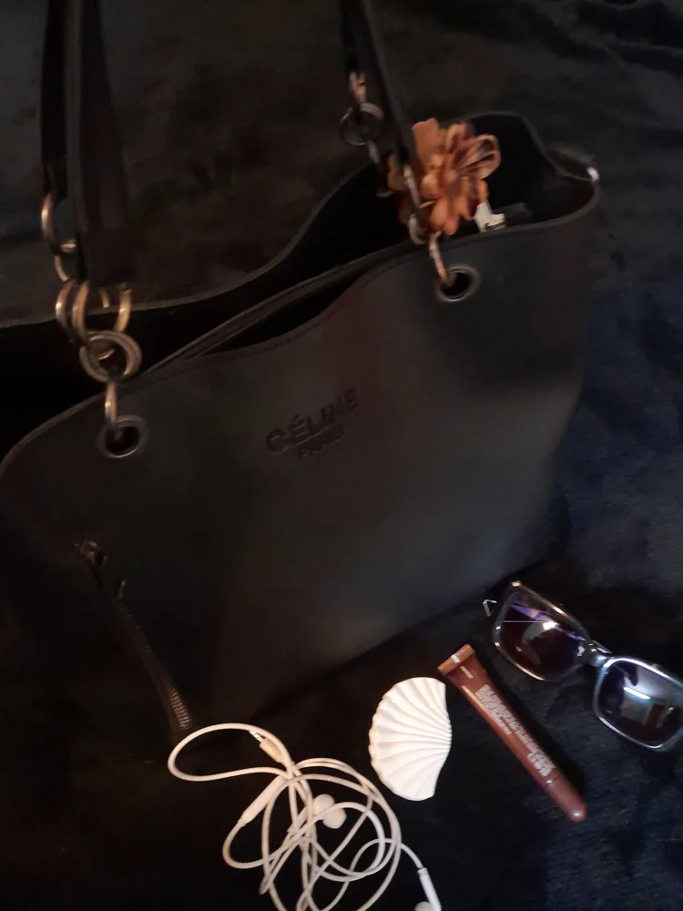 CELINE Shoulder Bags