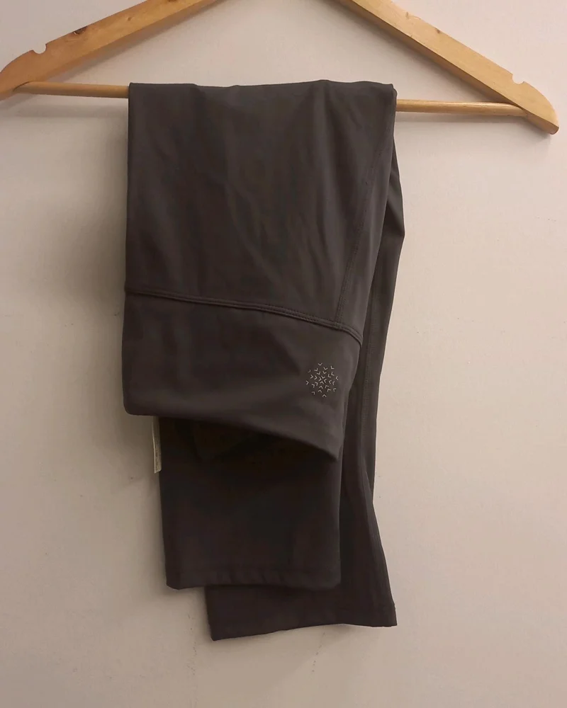 AURIQUE Leggings