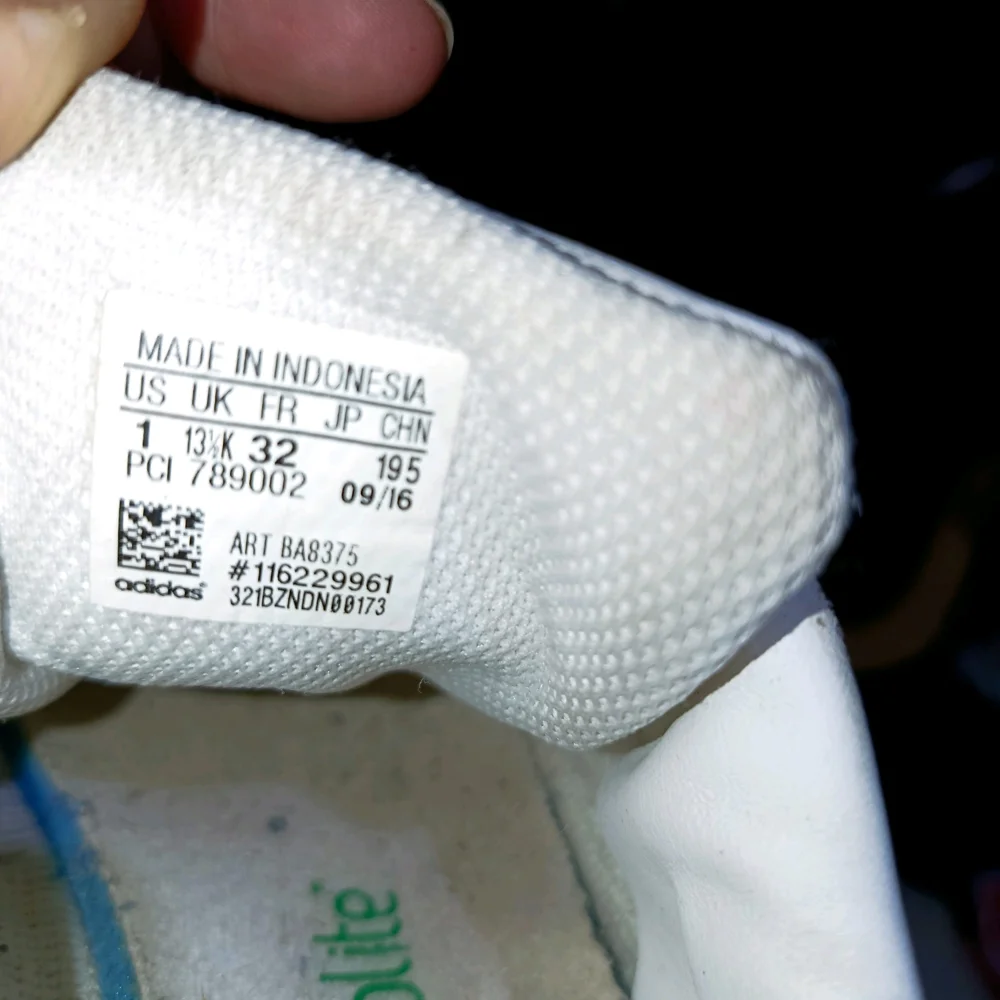 adidas Originals Shoes, size 6y, photo 3
