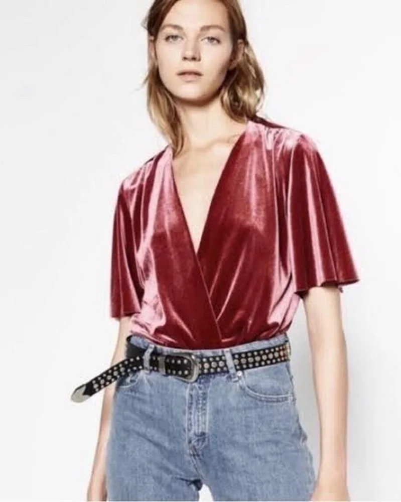 Zara بلوزات