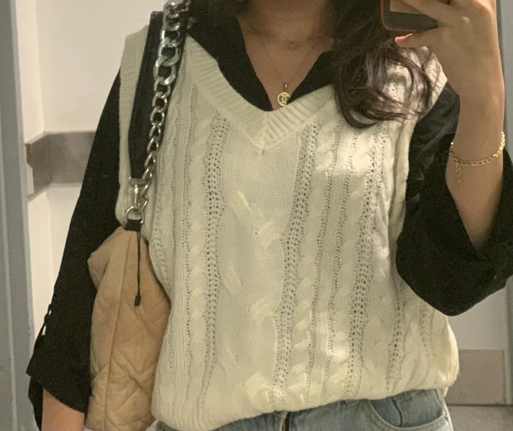 Shein سويترات وبلوفرات