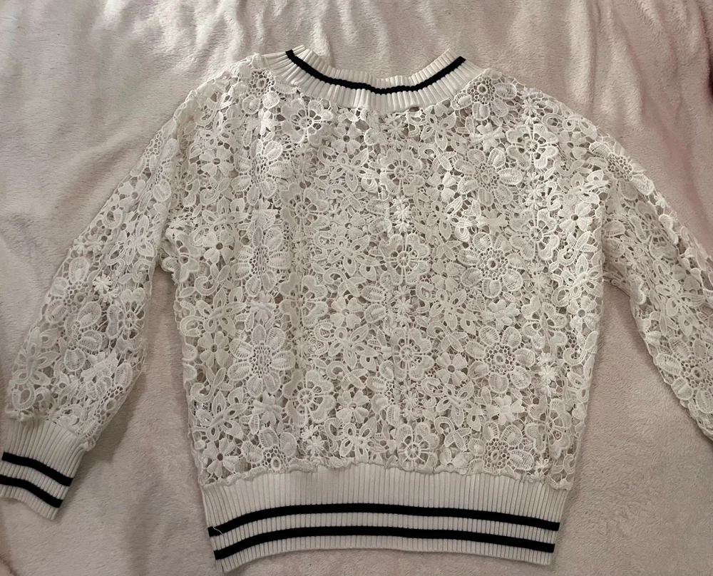 Sweaters & Pullovers