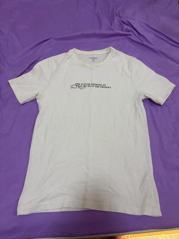 LC Waikiki T-shirts, size M