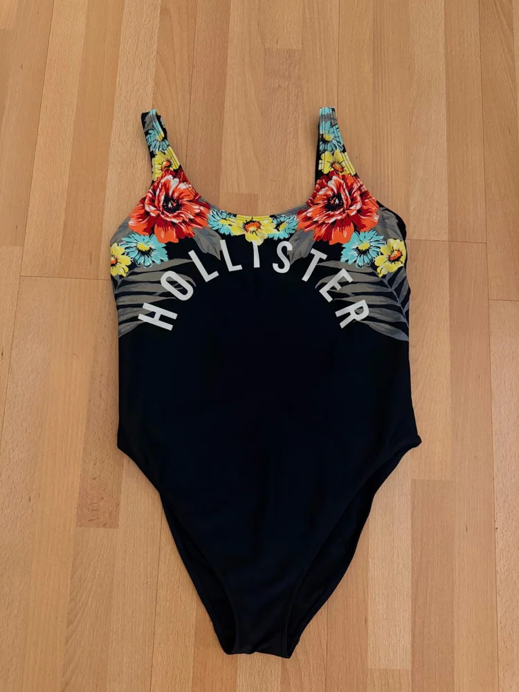 Hollister & Co مايوهات قطعة واحدة