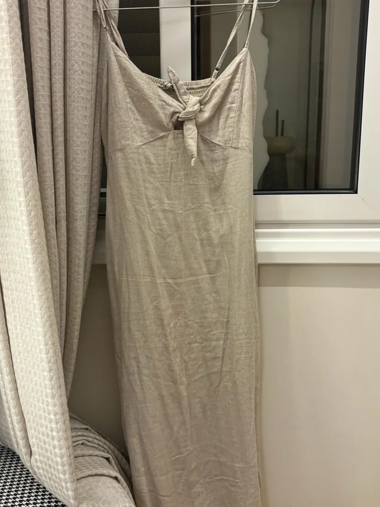 Stradivarius فساتين ميدي