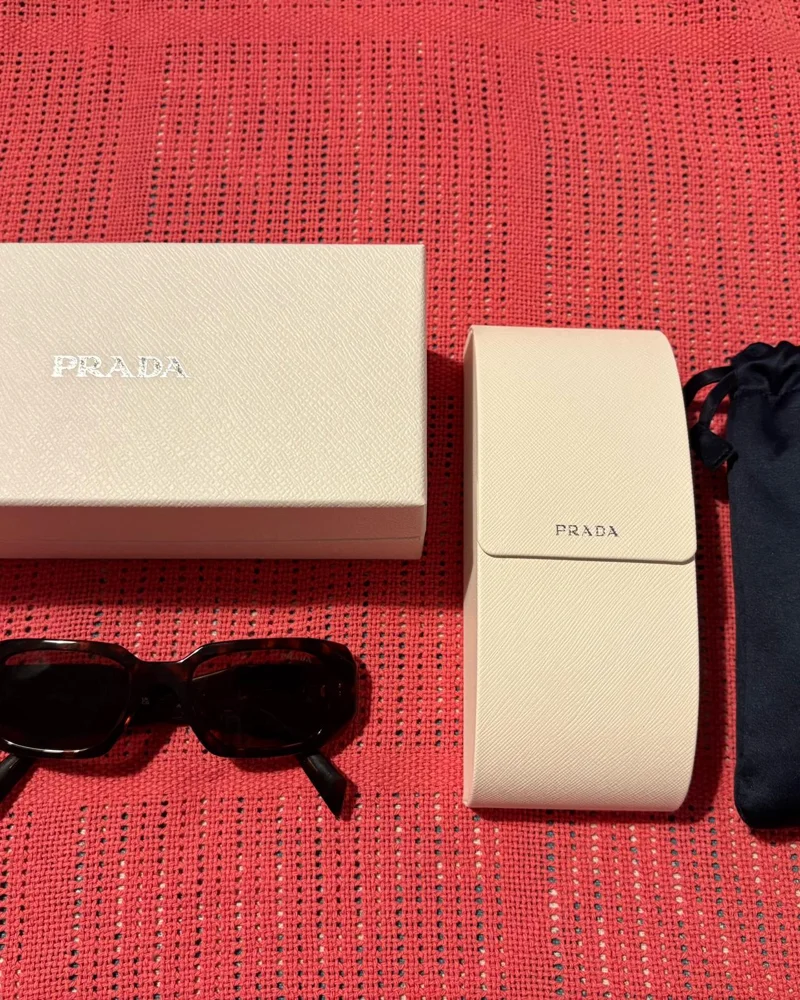 Prada نضارات شمس