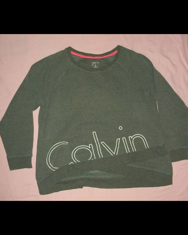 Calvin Klein Sweaters & Pullovers
