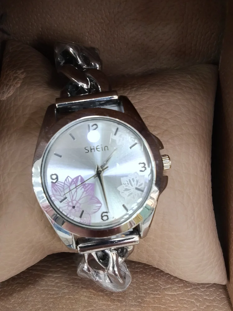 Shein ساعات، حالة مقبولة، صورة 2