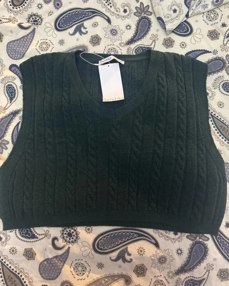 Bershka سويترات وبلوفرات