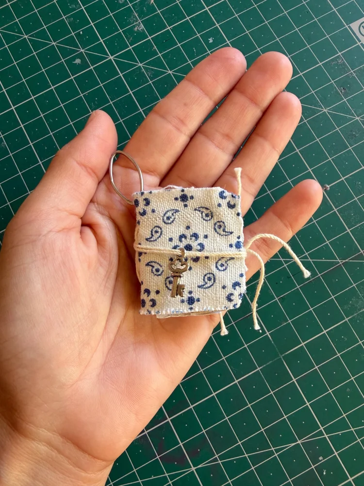Brooches & Pins